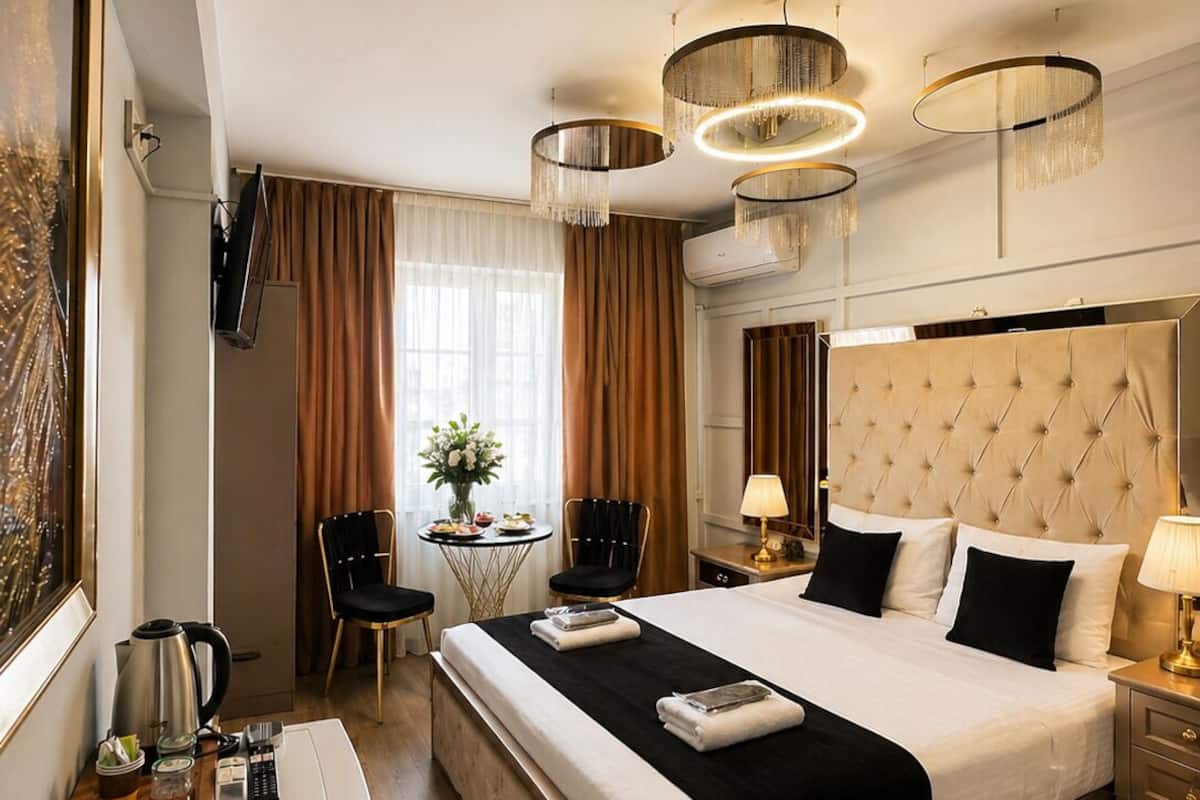 Minibar, chambres insonorisées, fer et planche à repasser, Wi-Fi gratuit