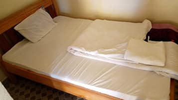 Standard Room | Free WiFi, bed sheets
