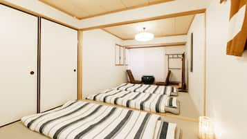 2 bedrooms, desk, free WiFi, bed sheets