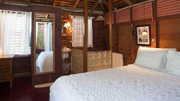 Comfort Villa, Private Bathroom, Sea View (Llantrissant Beachcliff) | 5 bedrooms, Egyptian cotton sheets, premium bedding, in-room safe