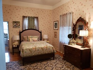 1 bedroom, desk, iron/ironing board, free WiFi