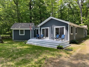 Exterior - 3 bedroom, 2 Baths, 8 Sleeps, detached bunk house, open boat slip (Ossipee, NH 03814)