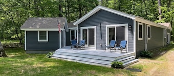 3 bedroom, 2 Baths, 8 Sleeps, detached bunk house, open boat slip