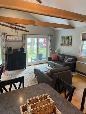 Interior - 3 bedroom, 2 Baths, 8 Sleeps, detached bunk house, open boat slip (Ossipee, NH 03814)