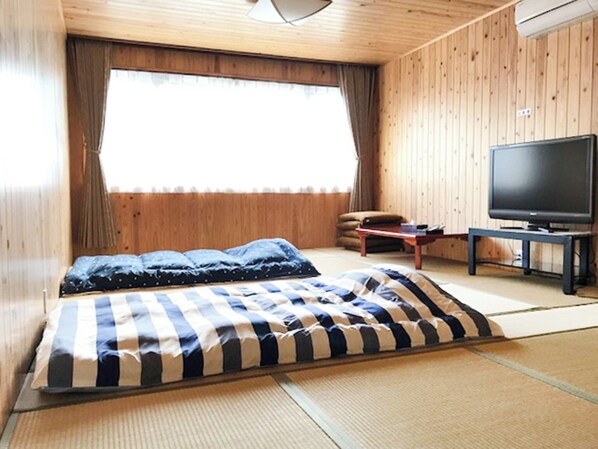 2 chambres, bureau, fer et planche à repasser, Wi-Fi gratuit