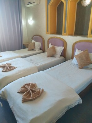 Elite Triple Room | Individually decorated, individually furnished, desk, free WiFi - HOTEL El BEZ (El Eulma)