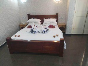 Presidential Suite | 2 bedrooms, individually decorated, individually furnished, desk