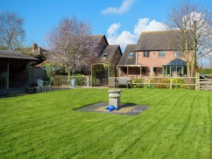 Exterior - 5 bedroom accommodation in Harley, near Much Wenlock (Harley, near Much Wenlock)