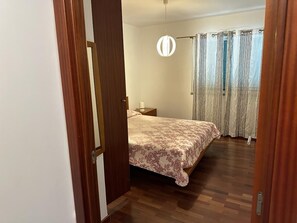 4 bedrooms, iron/ironing board, travel crib, free WiFi - APARTAMENTO FÉRIAS FELIZES (Funchal)