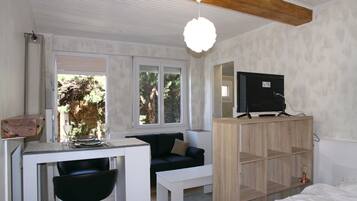 Chambres insonorisées, fer et planche à repasser, draps fournis