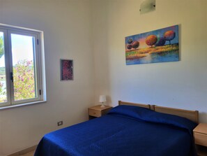 Villa Panoramique, 2 chambres, vue partielle sur la mer, côté jardin (Villa Faro n 1) | 2 chambres, décoration personnalisée, ameublement personnalisé