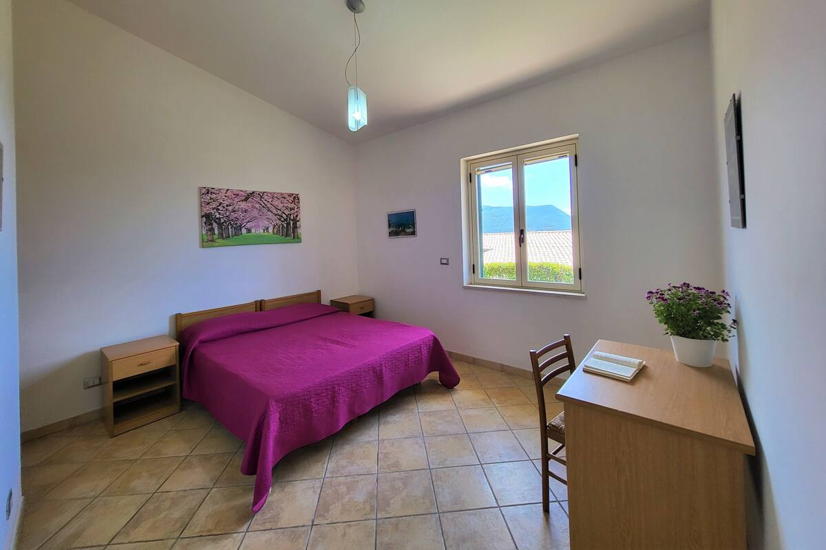 2 bedrooms, individually decorated, individually furnished