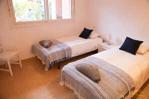 2 bedrooms, iron/ironing board, WiFi, bed sheets - Apartment - Sleeps 4 - Pool - Terrace - Parking (Torre-Pacheco)