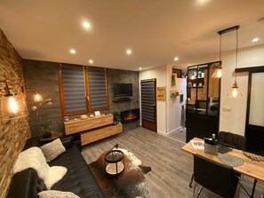 Télévision, cheminée