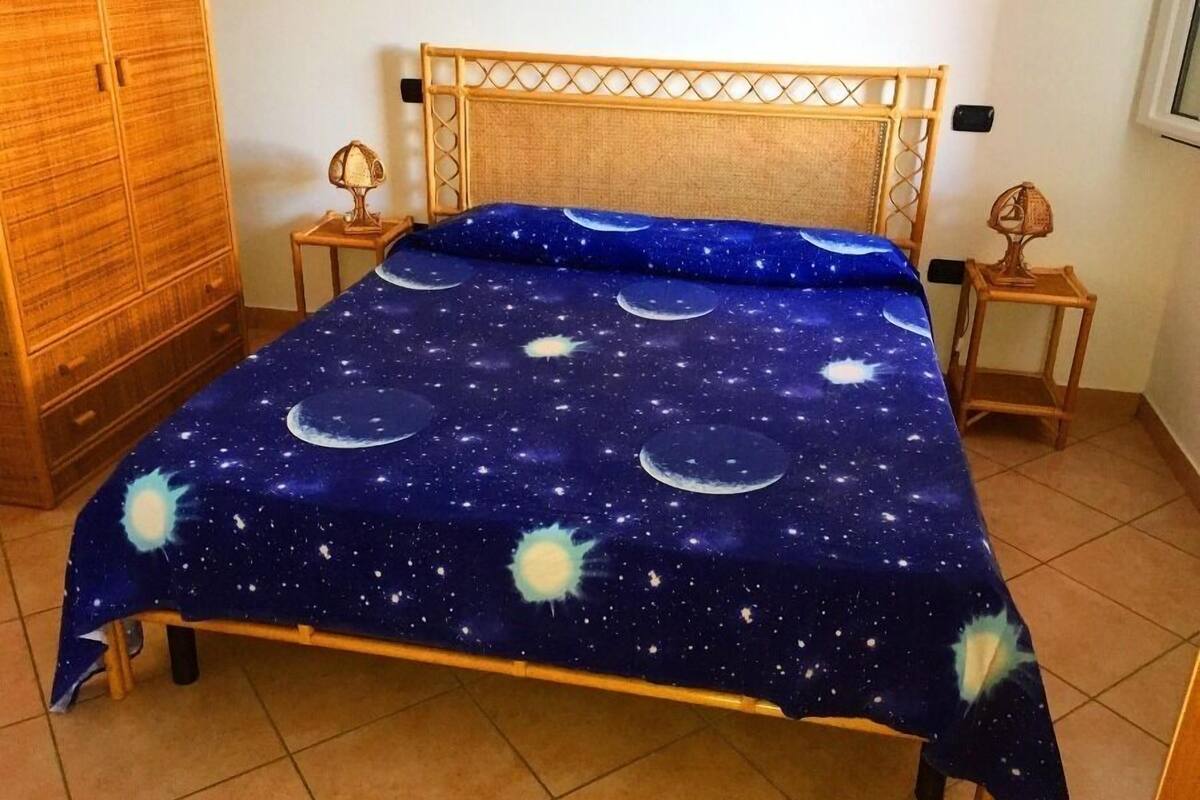 1 Schlafzimmer, individuell dekoriert, individuell eingerichtet