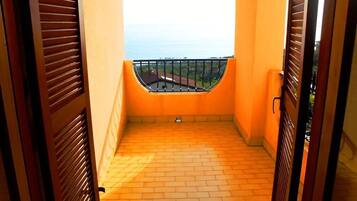 Appartement Panoramique, 3 chambres | Terrasse/Patio