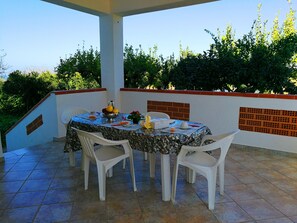 Villa, 2 Bedrooms, Garden View (Villa Cecile piano terra) | Terrace/patio - Villa Cecile (Ricadi)