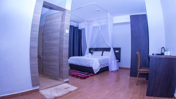 スーペリア ダブルルーム | デスク、遮光カーテン、WiFi (無料)、ベッドシーツ