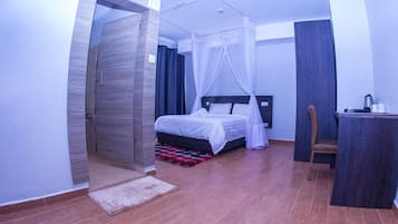 Superior Double Room | Desk, blackout drapes, free WiFi, bed sheets