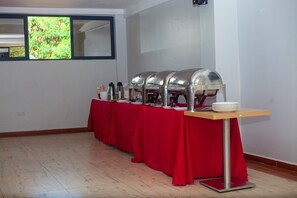 Sarapan prasmanan