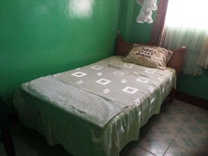Standard Room | Desk, free WiFi, bed sheets - Baraka Guest House (Embu)