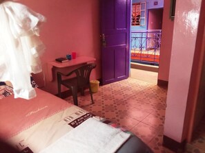 標準客房 | 書桌、免費無線上網、床單