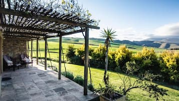 Luxury Double Room (Hillside) | Balcony