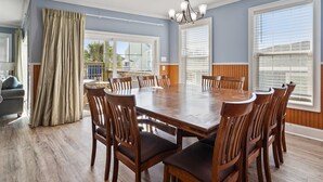 Dining - Large villa just steps to the beach w/private pool, game room & elevator-perfect family rental (North Myrtle Beach)