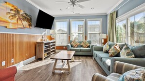 Living area - Large villa just steps to the beach w/private pool, game room & elevator-perfect family rental (North Myrtle Beach)