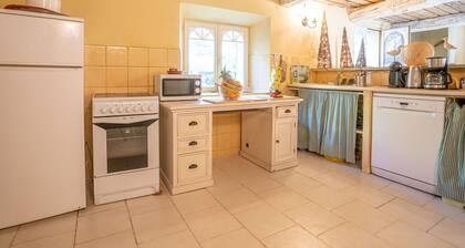 Wonderful private villa for 6 people with WIFI, private pool, TV, patio and pets allowed