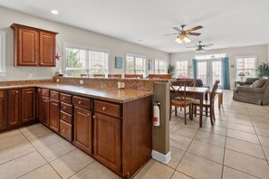 Interior - Beautiful villa w/private pool, hot tub & game room-grill & picnic table-in North Myrtle Beach (North Myrtle Beach)