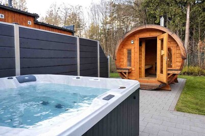 Modern mobile home with barrel sauna and whirlpool (WA104)