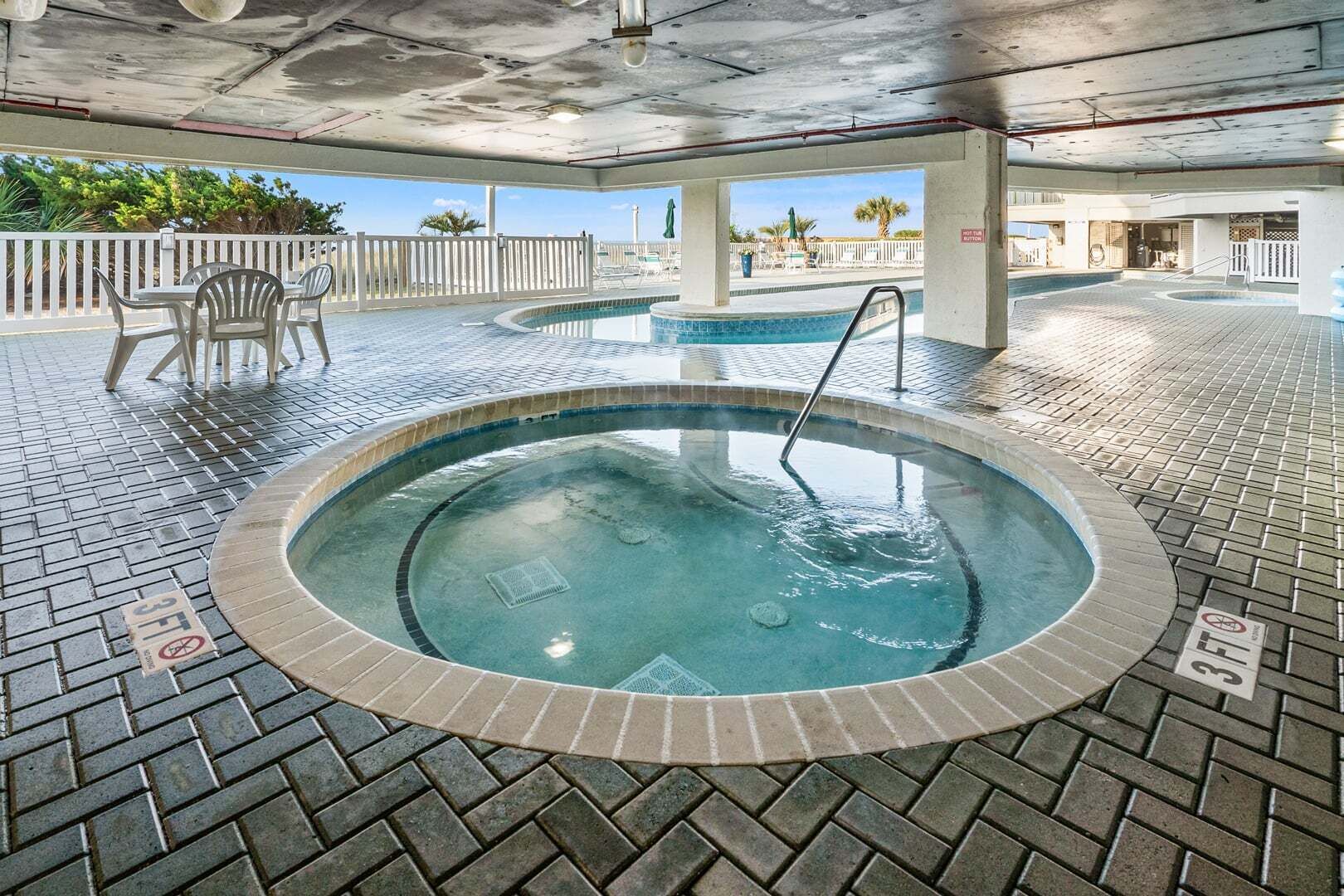 Una piscina cubierta