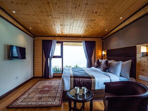 Ylelliset vuodevaatteet, työpöytä, äänieristys, ilmainen Wi-Fi