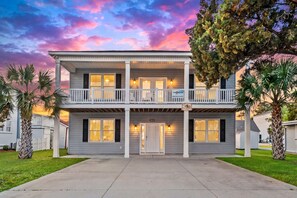 Exterior - New luxury home w/private pool, game room, 1 block from beach in North Myrtle Beach (North Myrtle Beach)