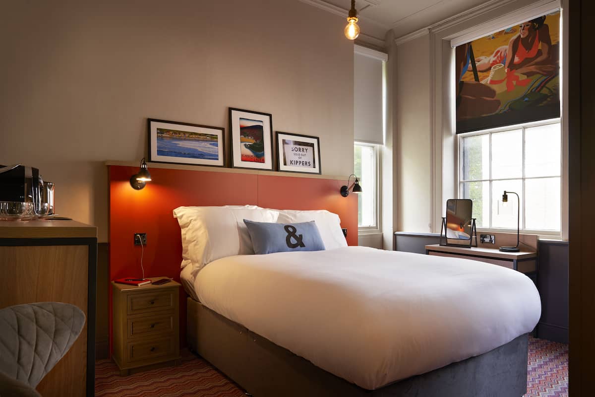 1 chambre, literie de qualité, couette en duvet, minibar