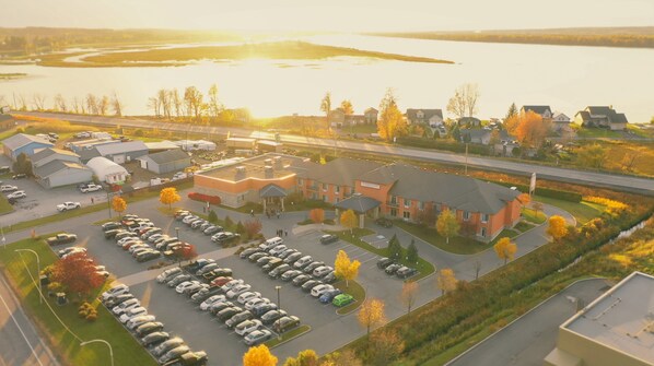 Front of property - RiverRock Inn & Conference Centre (Clarence-Rockland)