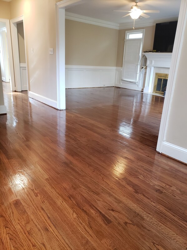 Interior - Masters Large Home with pond view (Martinez)