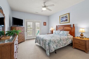 5 slaapkamers, een strijkplank/strijkijzer, wifi, beddengoed