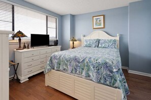3 bedrooms, iron/ironing board, WiFi, bed sheets - Fabulous oceanfront views from this beautiful family condo w/pool, hot tub-steps from the sand (North Myrtle Beach)