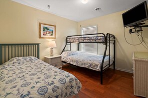 8 chambres, fer et planche à repasser, Wi-Fi, literie fournie