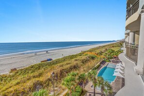 On the beach - Premier oceanfront resort--pools, lazy river, hot tubs, spa, fitness center, poolside bar (North Myrtle Beach)