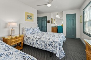 4 bedrooms, WiFi, bed sheets