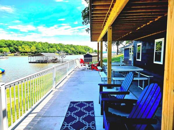 Terrace/patio - Relax by Lake of the Ozarks in your spacious Sunrise Beach retreat on 1 acre. (Sunrise Beach)