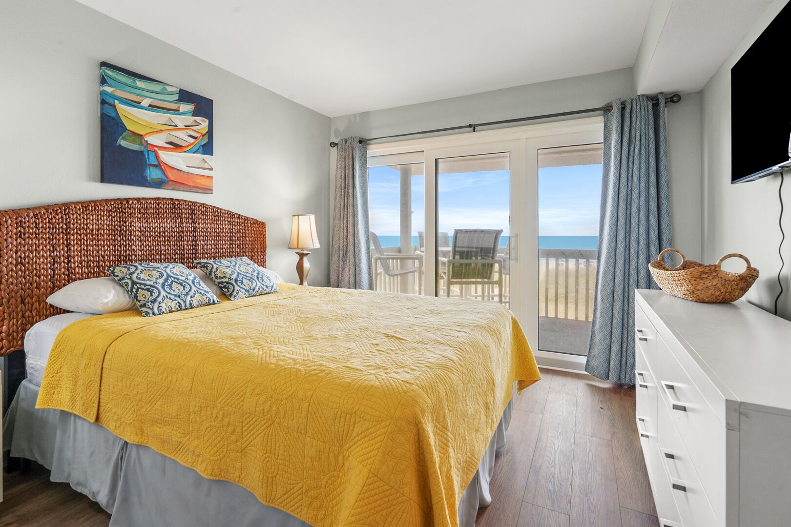 4 bedrooms, WiFi, bed sheets