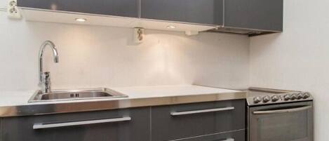 아파트 | 전용 주방 | 냉장고, 오븐, 쿡탑, 식기 세척기