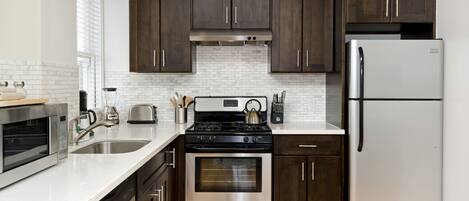 Fridge, microwave, oven, stovetop