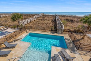 Pool - Luxury oceanfront home with pool, game room & elevator-family fun at its finest (North Myrtle Beach)