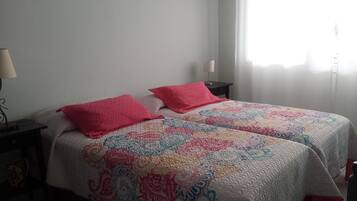 3 Schlafzimmer, Bügeleisen/Bügelbrett, kostenloses WLAN, Bettwäsche