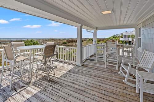 Popular oceanfront home-spacious w/beautiful beachfront deck, covered porch-perfect for families